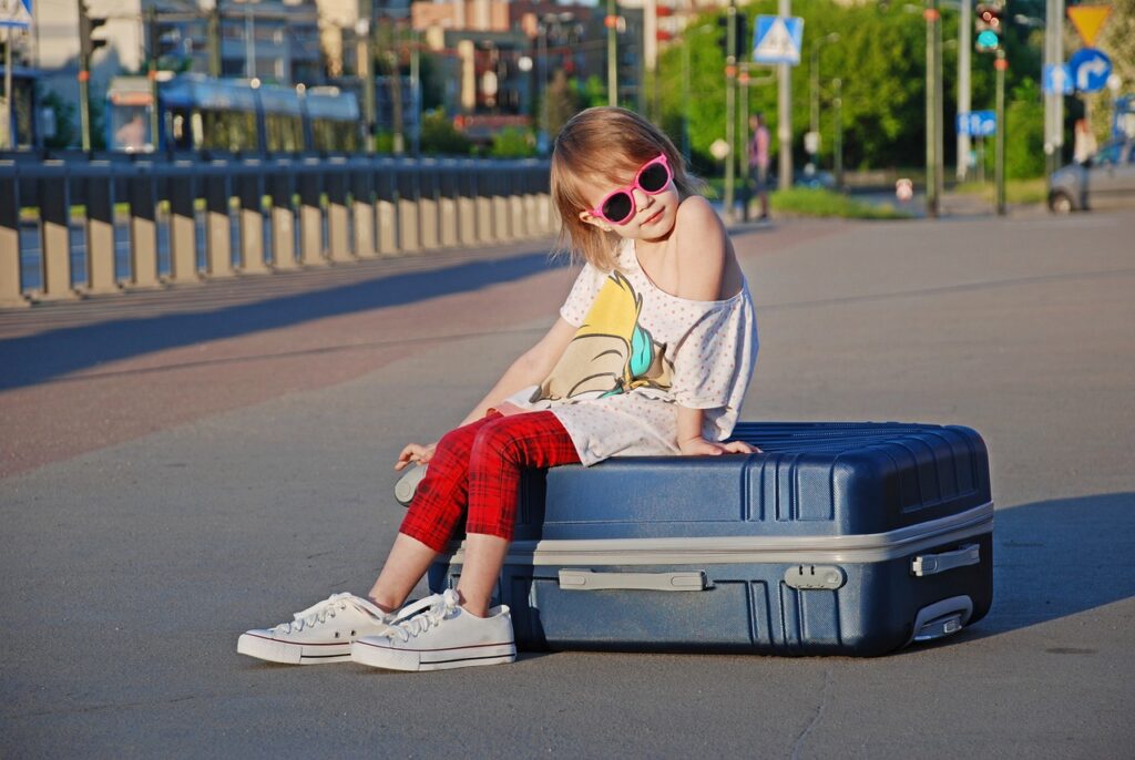 kids, vacation, suitcase-3384843.jpg